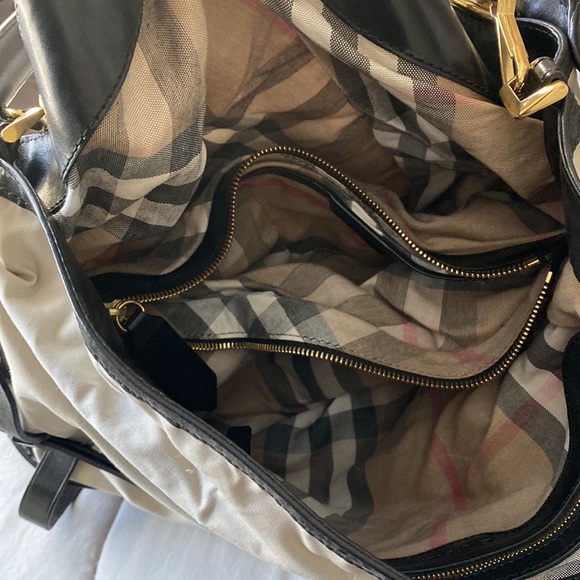 Burberry tote purse - Picture 3 of 6